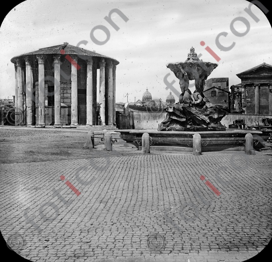 Tempel des Hercules Victor  an der Piazza della Bocca della Verita (foticon-simon-033-052-sw.jpg)